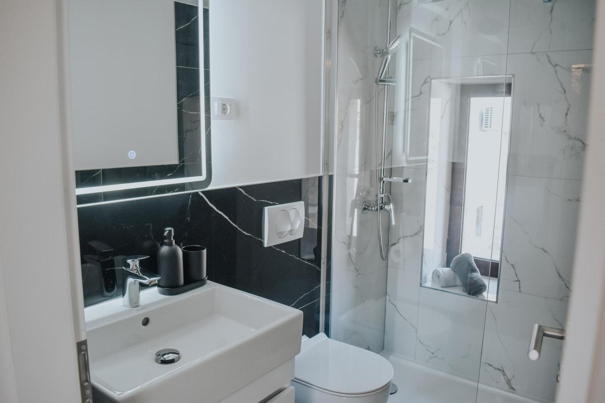 Apartments Jelovic Сини Екстериор снимка