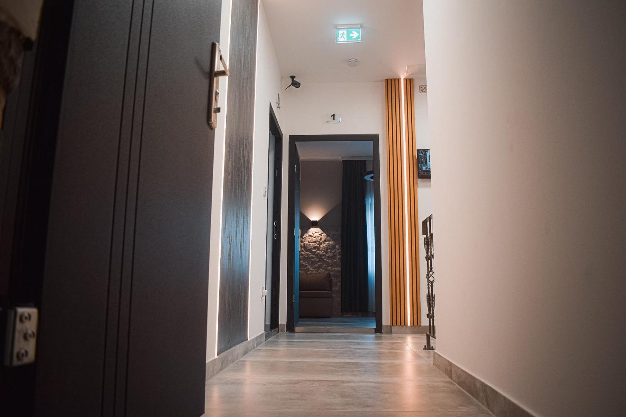Apartments Jelovic Сини Екстериор снимка