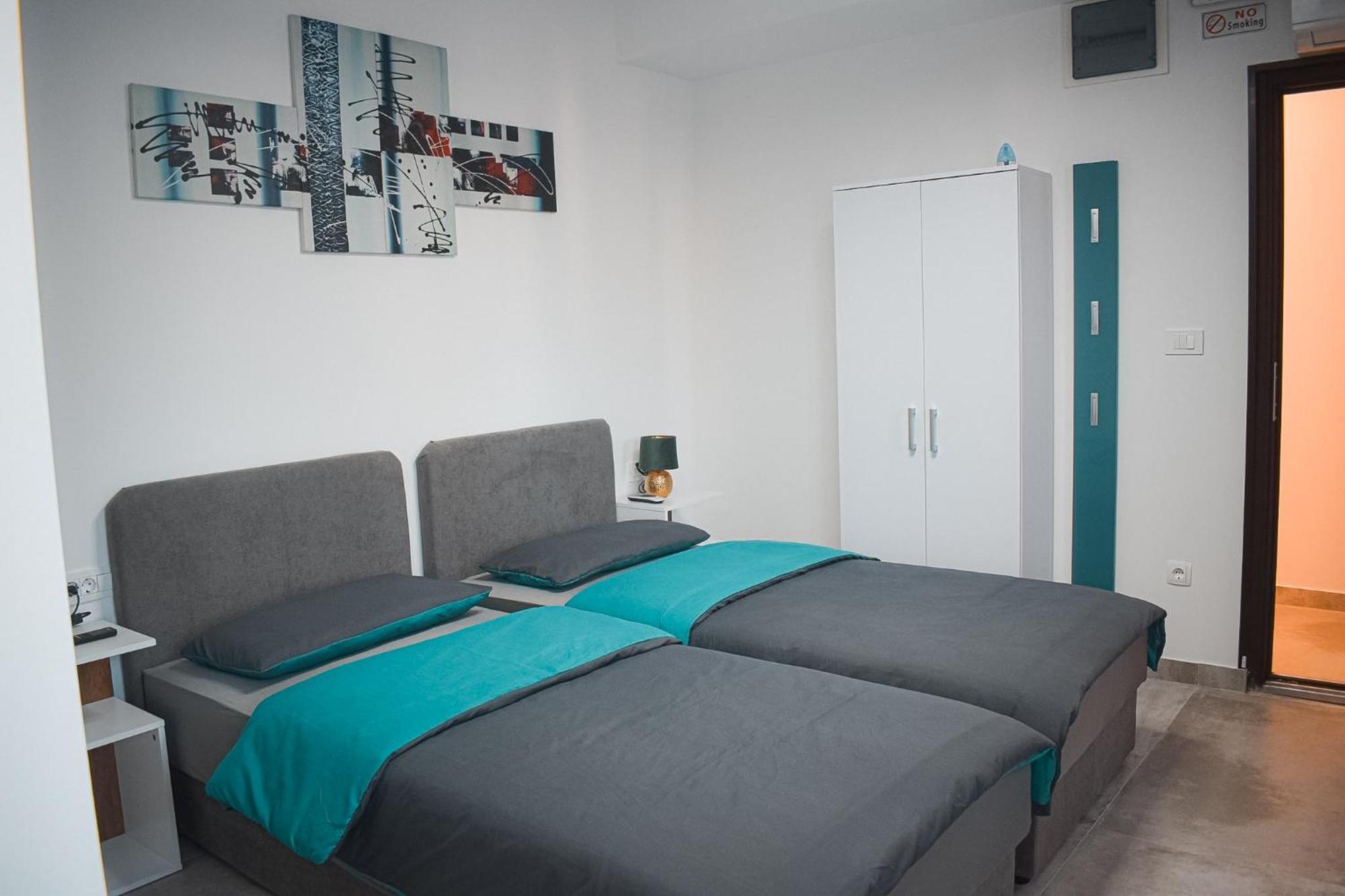 Apartments Jelovic Сини Екстериор снимка